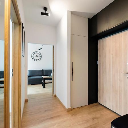 Wola Skwer Sunny Apartment وارسو المظهر الخارجي الصورة