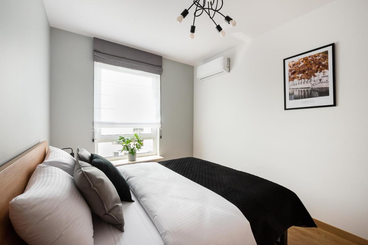 Wola Skwer Sunny Apartment وارسو المظهر الخارجي الصورة