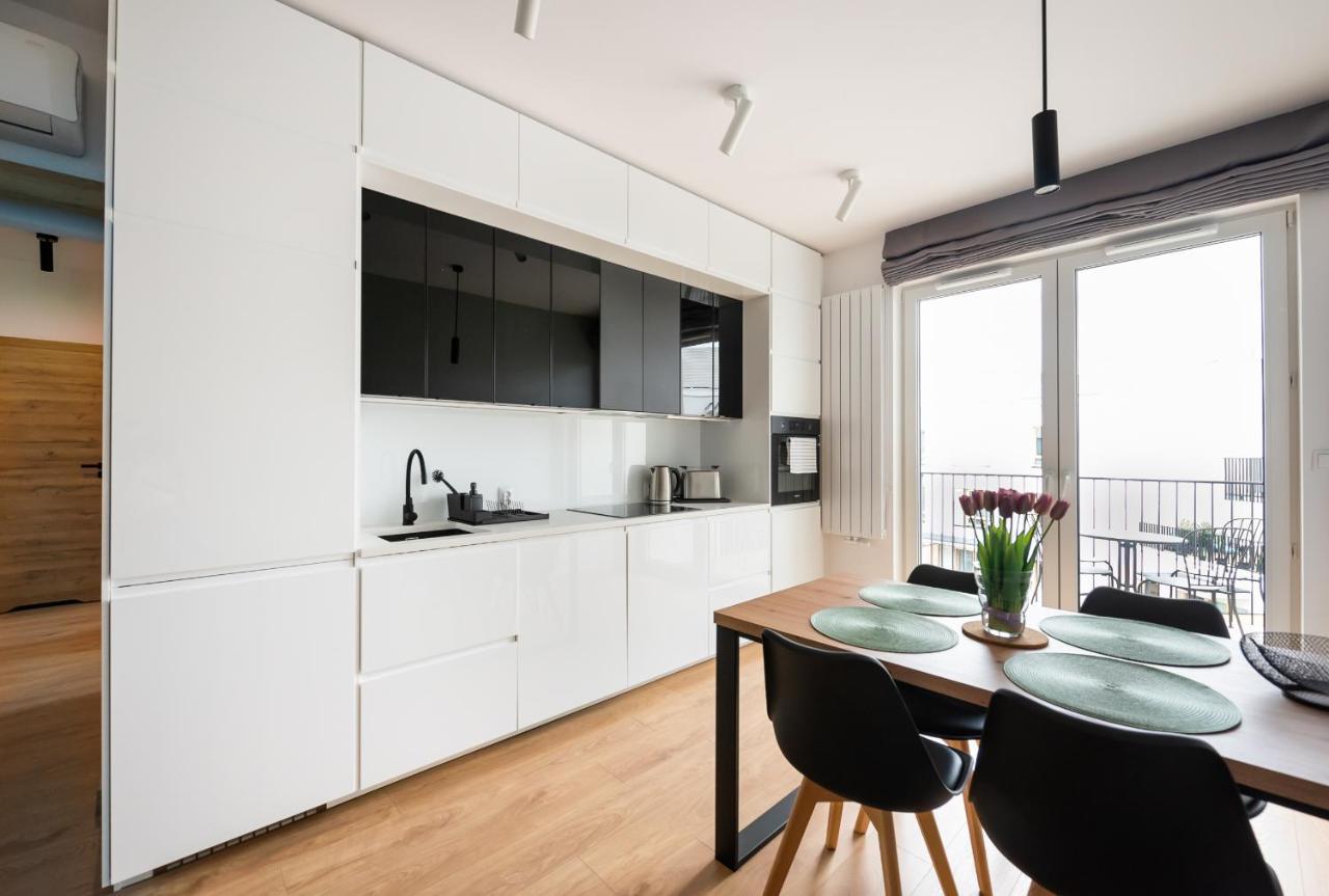 Wola Skwer Sunny Apartment وارسو المظهر الخارجي الصورة