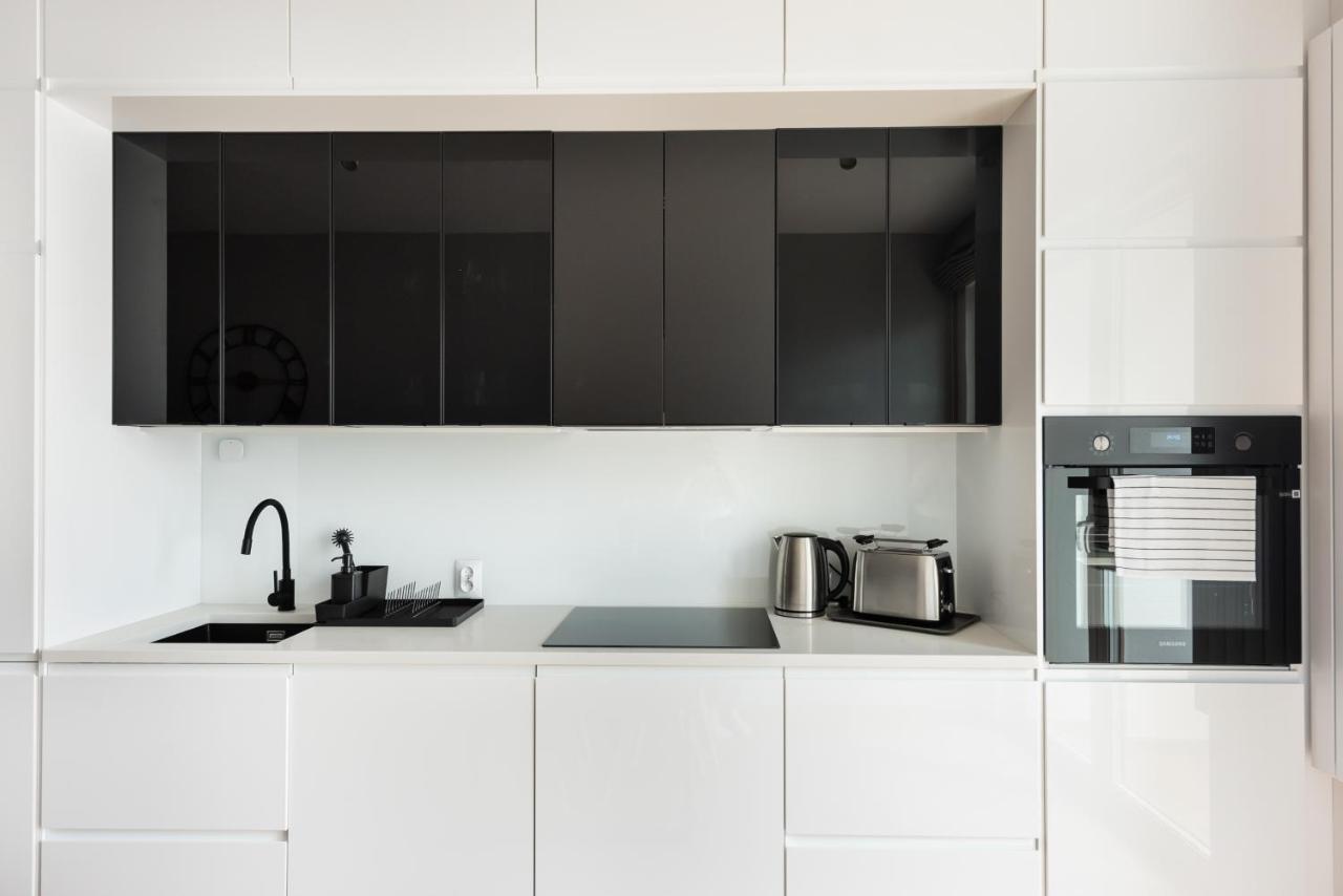 Wola Skwer Sunny Apartment وارسو المظهر الخارجي الصورة