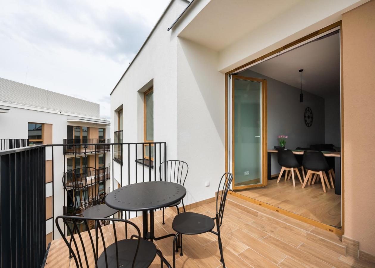 Wola Skwer Sunny Apartment وارسو المظهر الخارجي الصورة