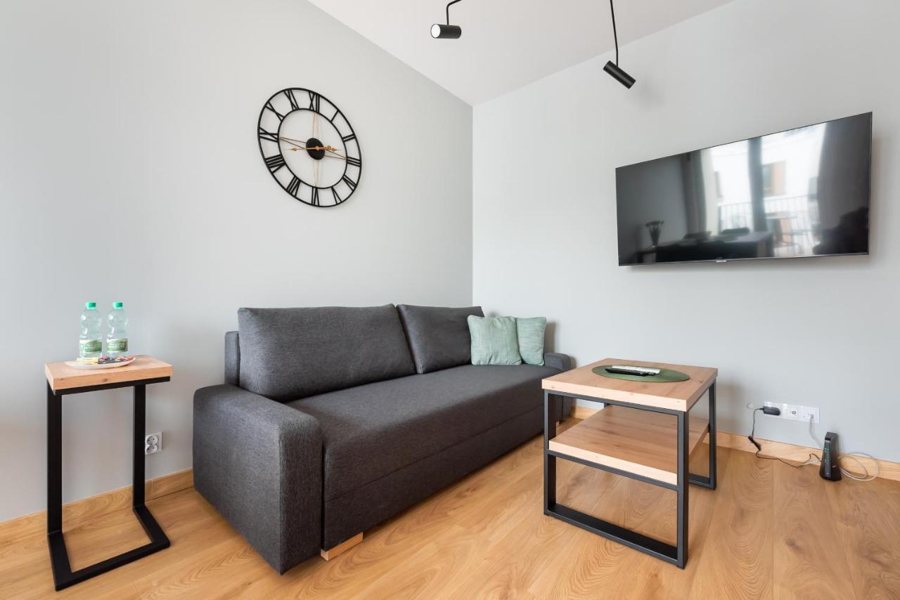 Wola Skwer Sunny Apartment وارسو المظهر الخارجي الصورة